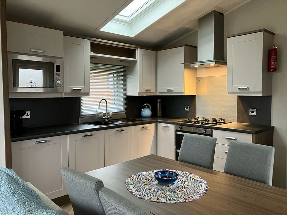 3 Seven Springs Lodge Park, Ceredigion