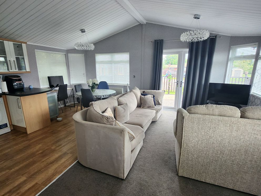6 Redwood, Flamingo Land Resort